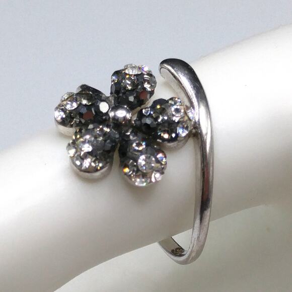 Sterling Silver Flower Ring with Rhinestones, Size 8.25 - Picture 7 of 10